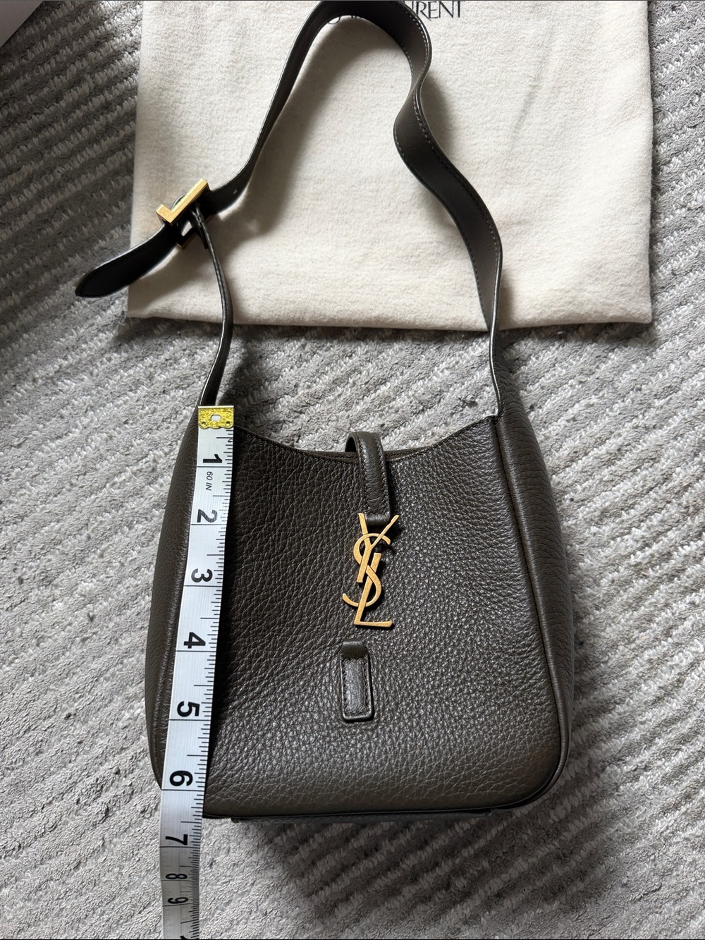 Saint Laurent Le 5 A 7 Hobo Bag in Deer Leather Pebbled Shoulder Bag. BRAND NEW - Picture 4 of 10